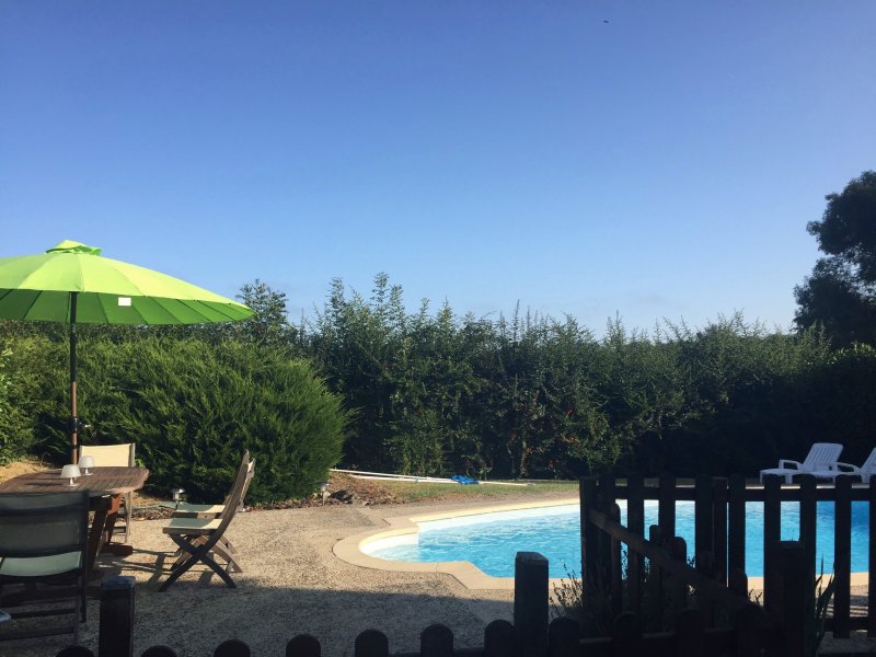 pool-and-table-1