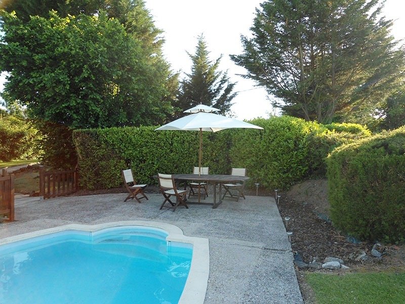 pool-and-table-2